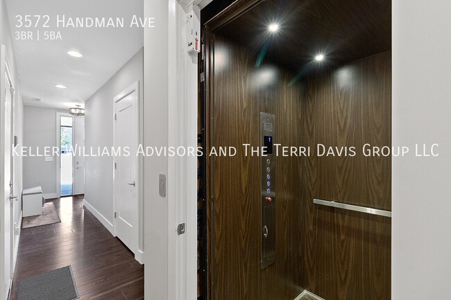 Building Photo - 3572 Handman Ave