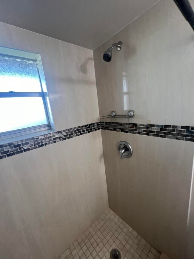 Building Photo - 10120 Boca Entrada Blvd