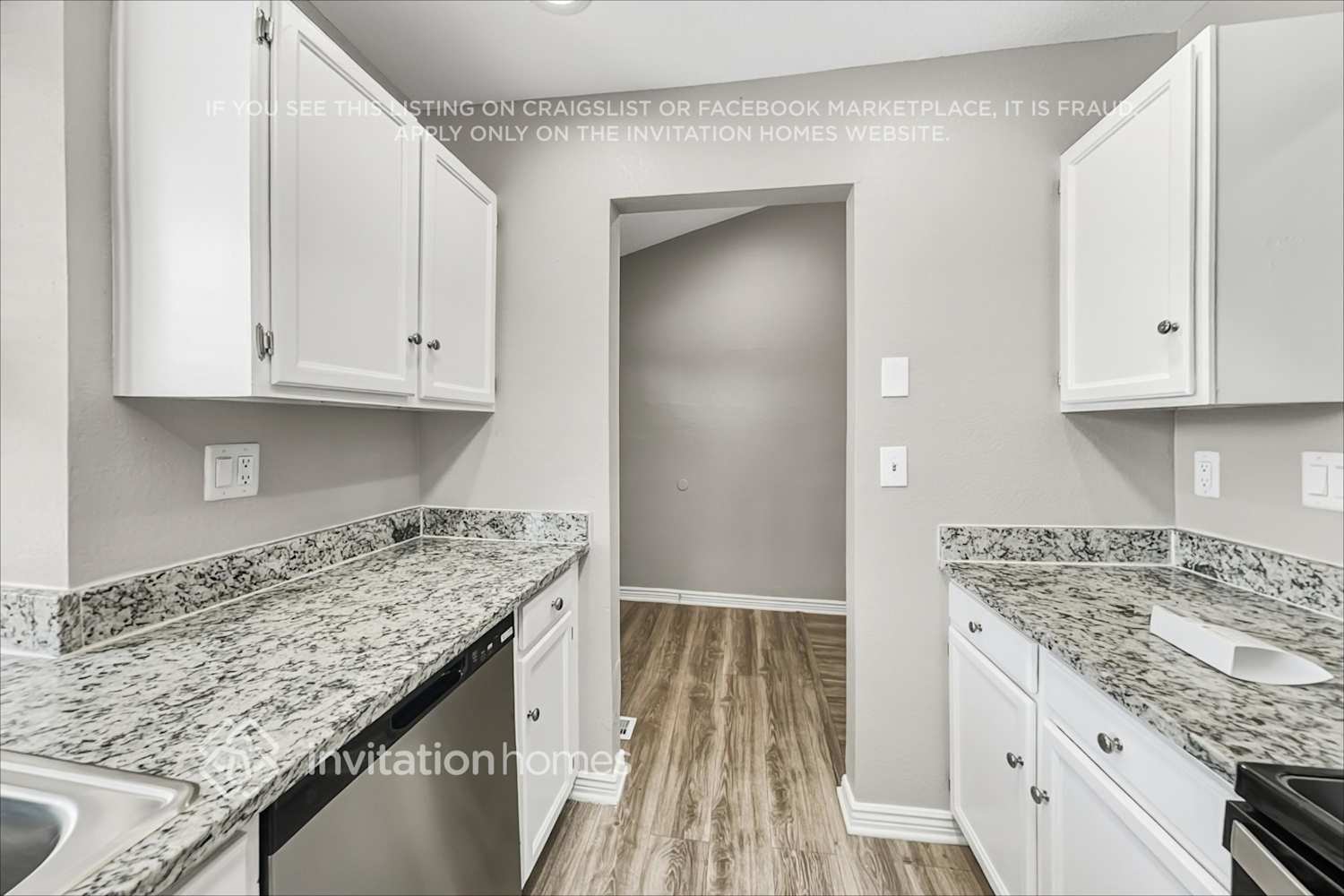 Building Photo - 5752 S Perth Pl