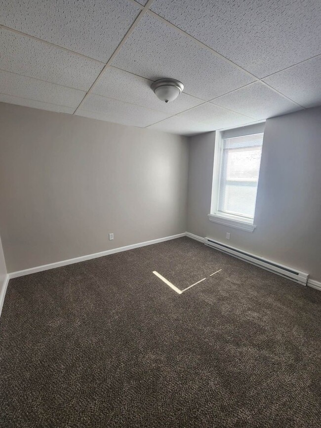 Building Photo - Utilities included!