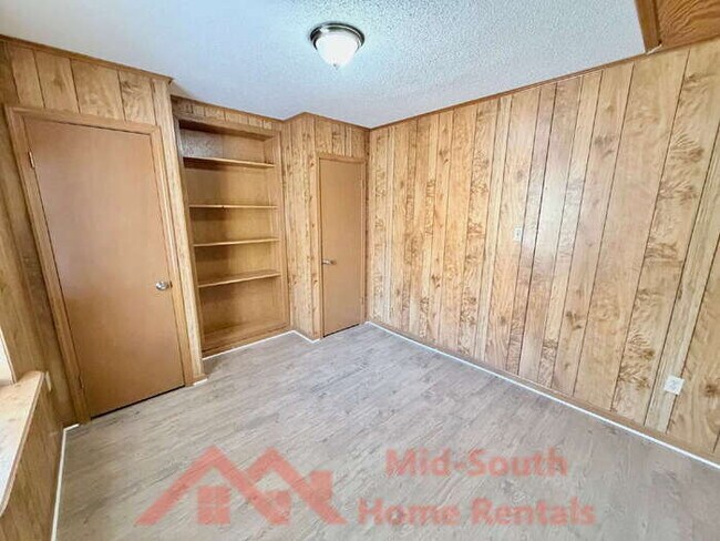 Building Photo - 7288 Hollorn Ln