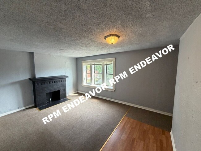 Building Photo - 1407-1407 Rowan Ave