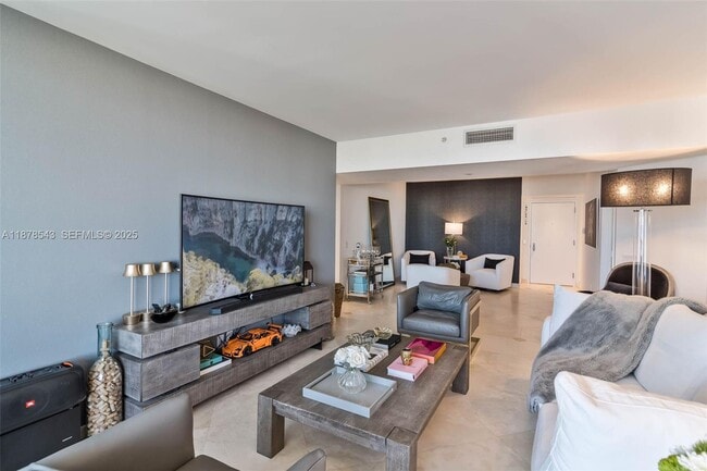 Building Photo - 21205 Yacht Club Dr