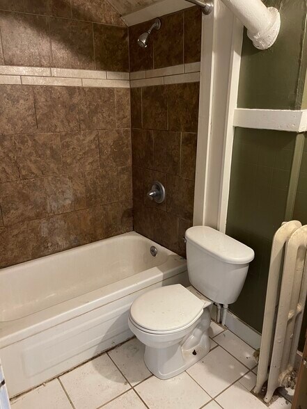 Building Photo - 821 Wright St