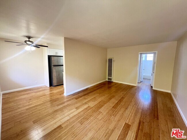 Building Photo - 2637 S Centinela Ave