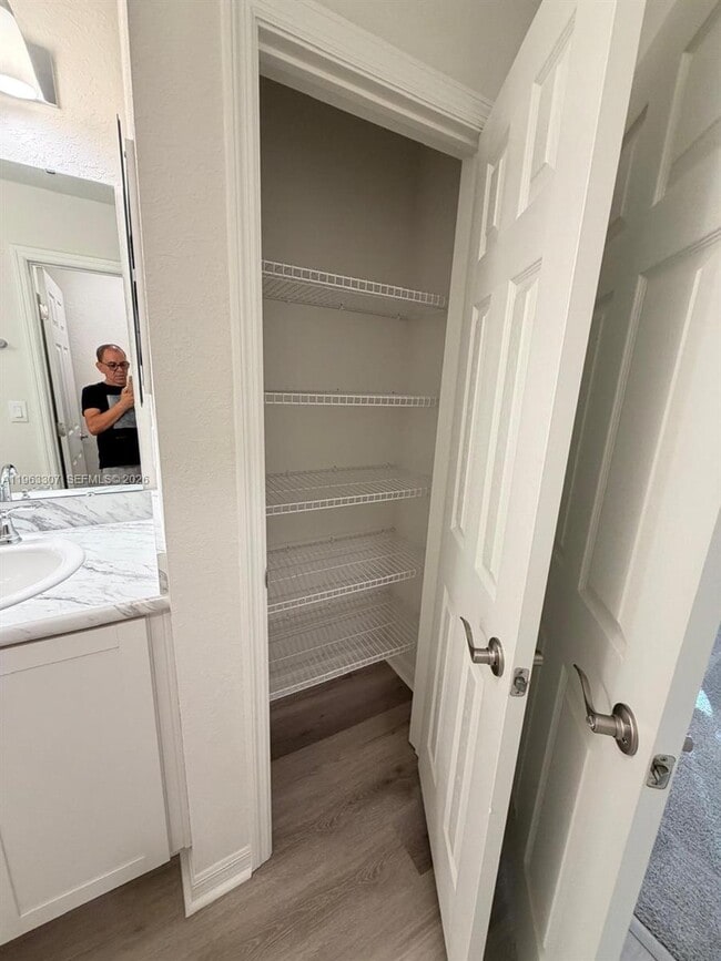 Building Photo - 415 Crossings Ave