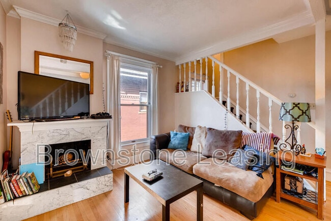 Building Photo - 1035 N Marion St