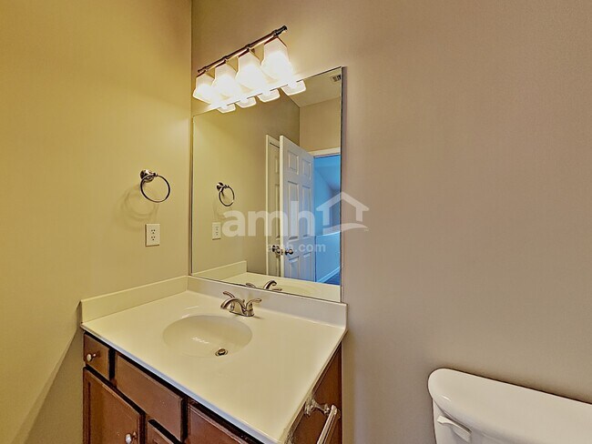 Building Photo - 1104 Achiever Cir