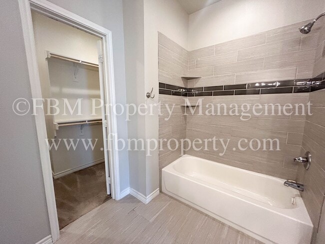 Building Photo - 1904 Uhl Rd