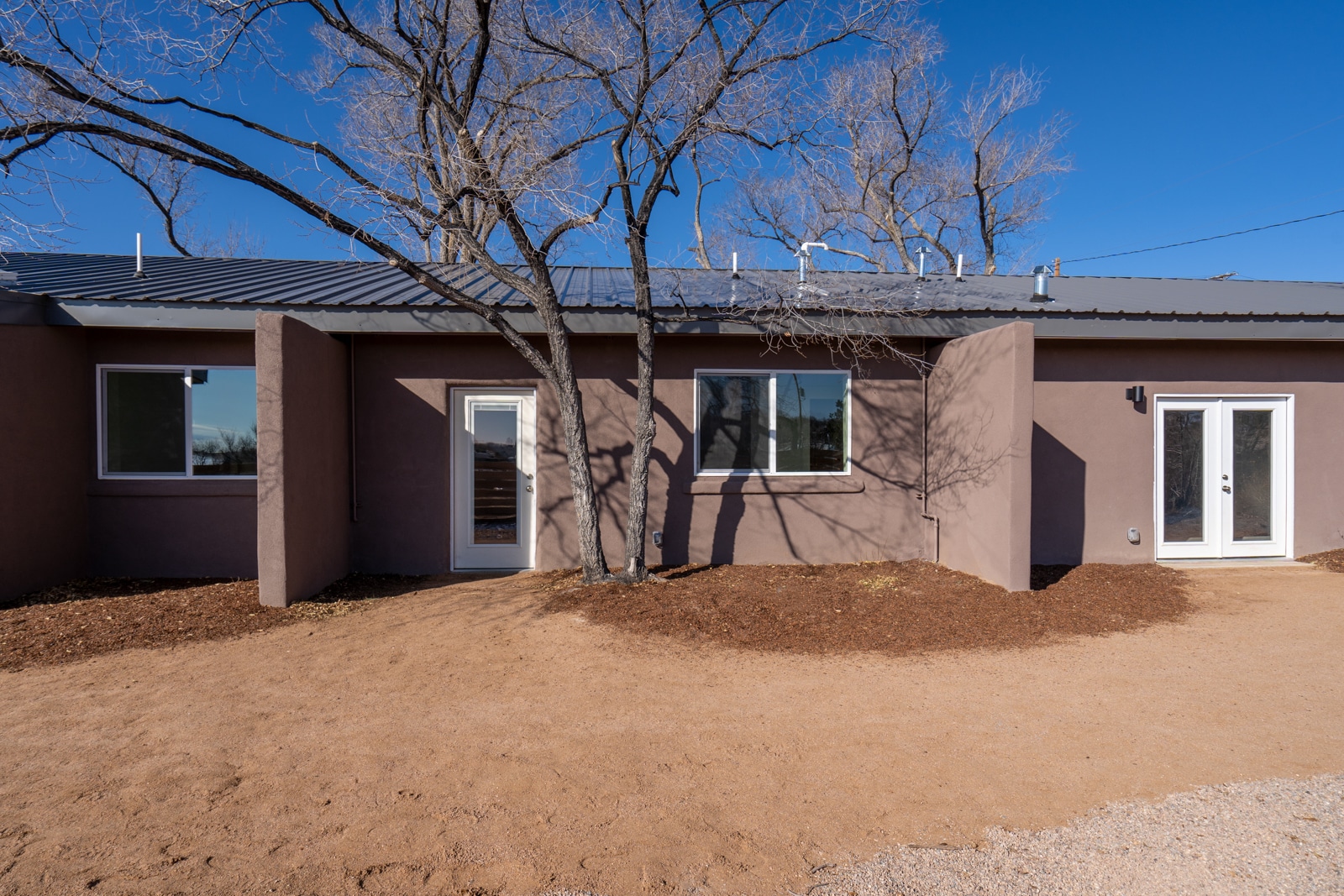 Building Photo - 2200 W Alameda St