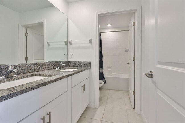 Building Photo - 9913 Jackfruit Ct