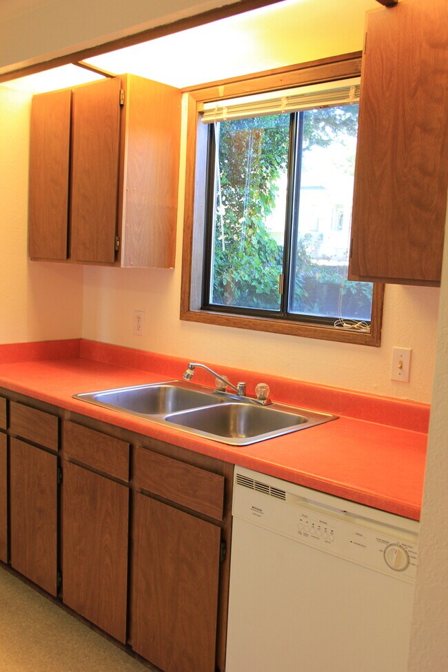 Building Photo - 1726 - South 5th Street Duplex