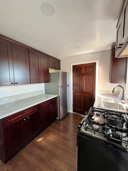 Building Photo - 5708 Alta Vista Ave