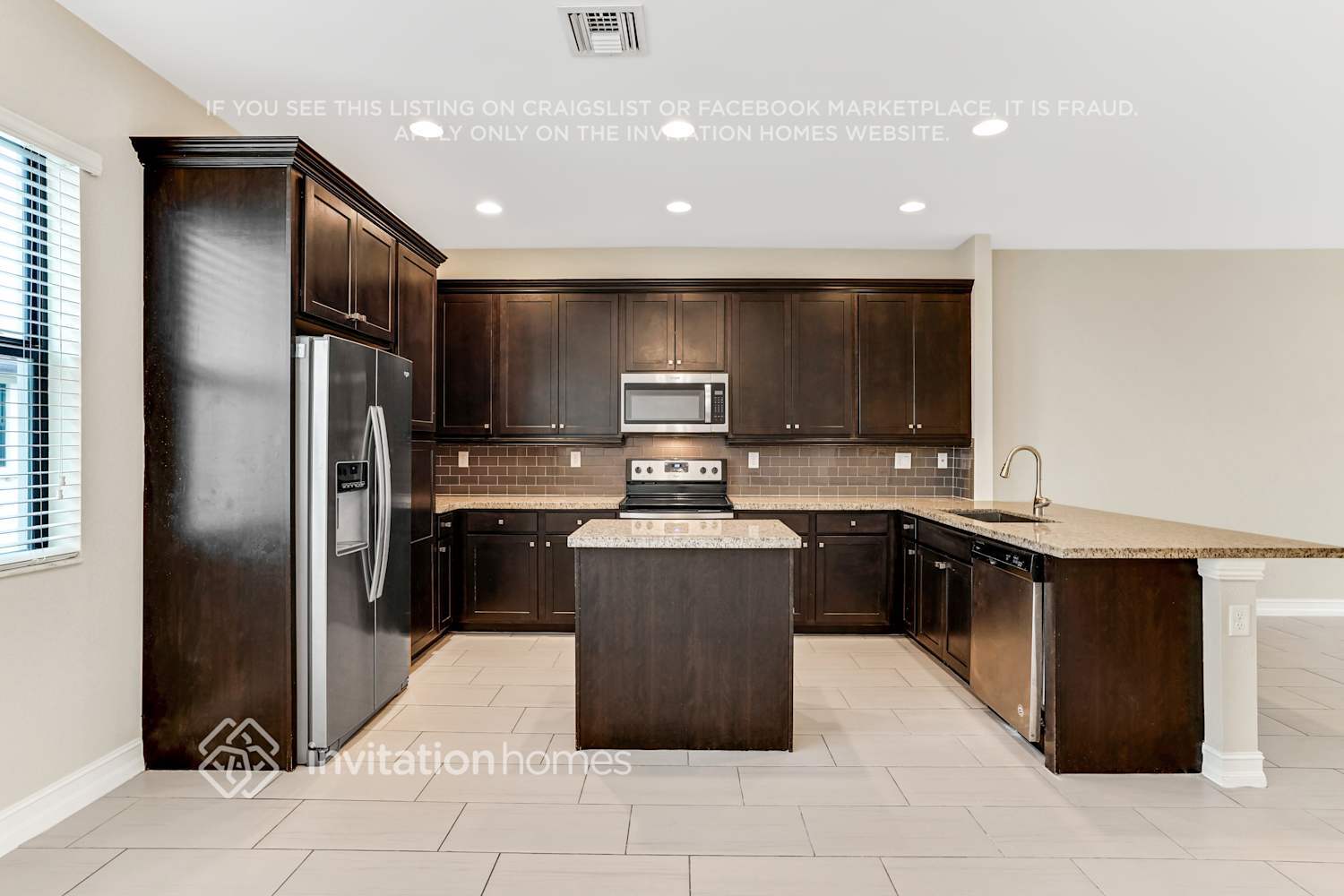 Building Photo - 11705 SW 13th Ct