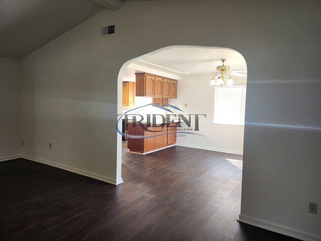 Building Photo - Beautiful Yuba City located in the Terra Buena area