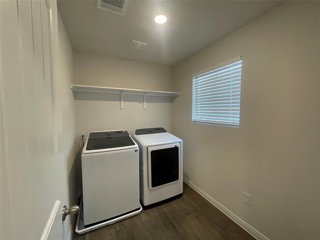 Building Photo - 156 Alamo Vine Ct