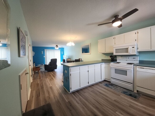 Building Photo - Welcome to our charming townhouse in Pelle...