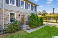 Building Photo - Beautifully updated Bethlehem home now available for rent that blends classic character with mode...