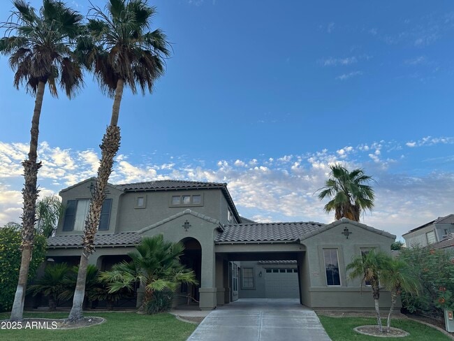 Building Photo - 12534 W Solano Dr