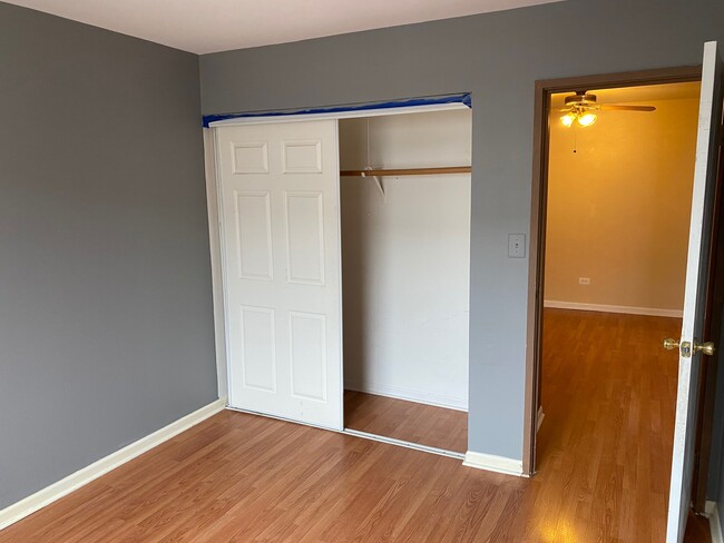Building Photo - 238 Shorewood Dr