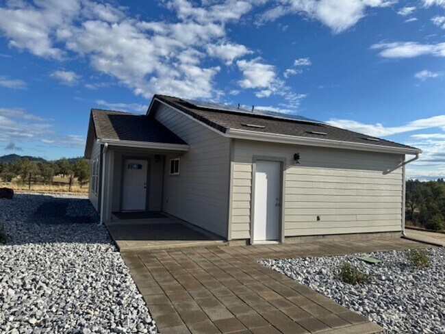 Building Photo - Breathtaking Views – Brand New 2 Bed, 1.5 ...