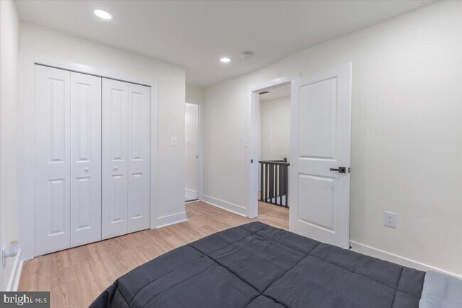 Building Photo - 4702 Meade St NE