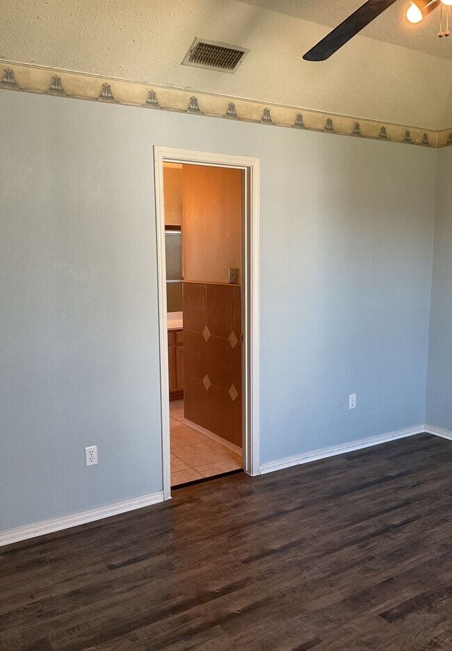 Building Photo - 4705 Colby Dr