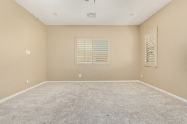 Building Photo - Beautiful 3 bedroom with pool in Cantamia!