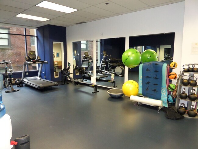 Building Photo - Adorable One Bedroom Seattle Condo in Unbeatable Location - Walk to Pike Place Market!