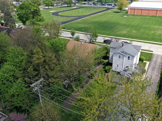 Building Photo - 408 S Mitchell Ave
