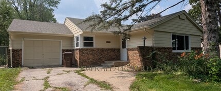 Building Photo - 1904 Wisteria Rd