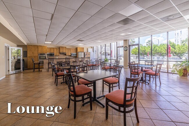 Building Photo - 909 Santa Rosa Blvd