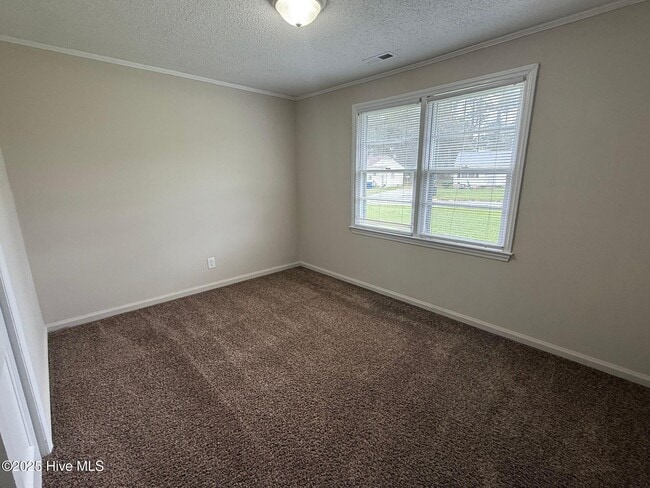 Building Photo - 2253 Onslow Dr