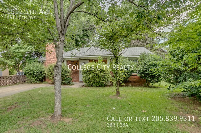 Primary Photo - 1511 5th Ave