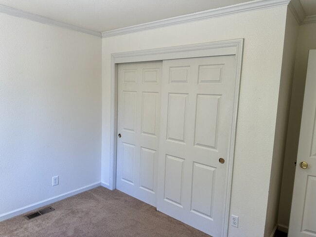 Building Photo - 25060 Soquel San Jose Rd