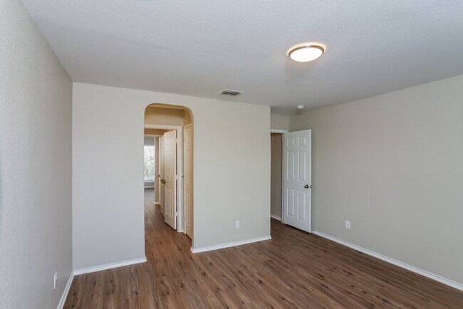 Building Photo - 10114 Shetland Gate