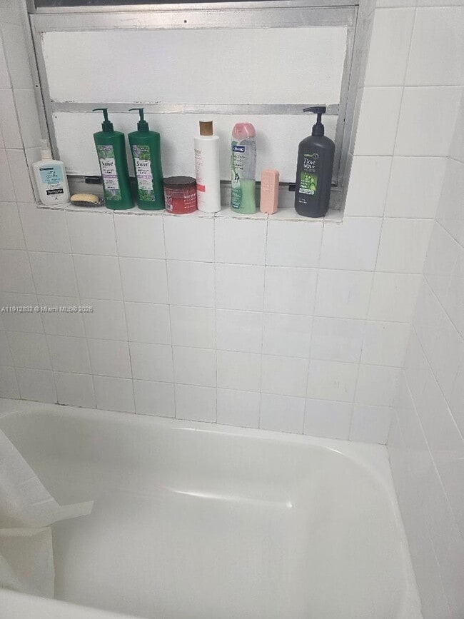 Building Photo - 340 W 19th St