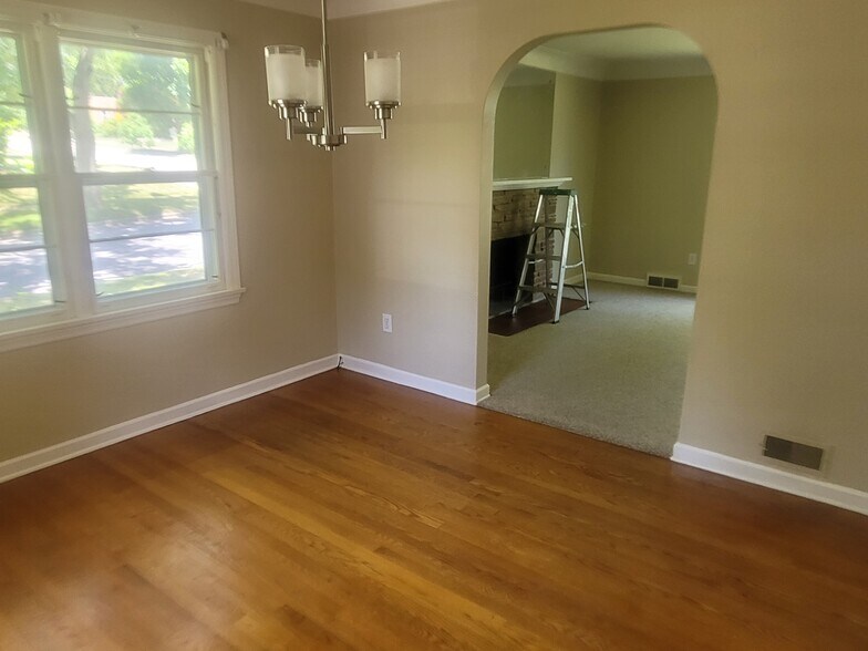 Dinning Room - 719 Bristol Ave NW