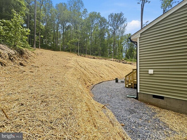 Building Photo - 441 High Top Rd
