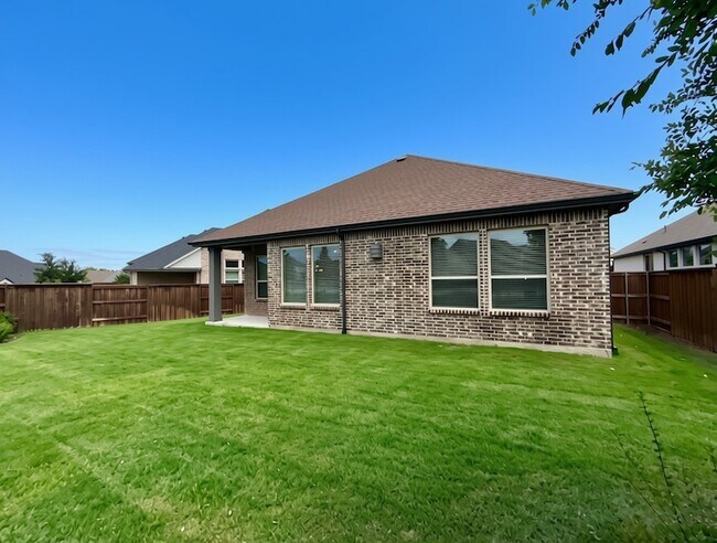 Building Photo - 1804 Welker Dr