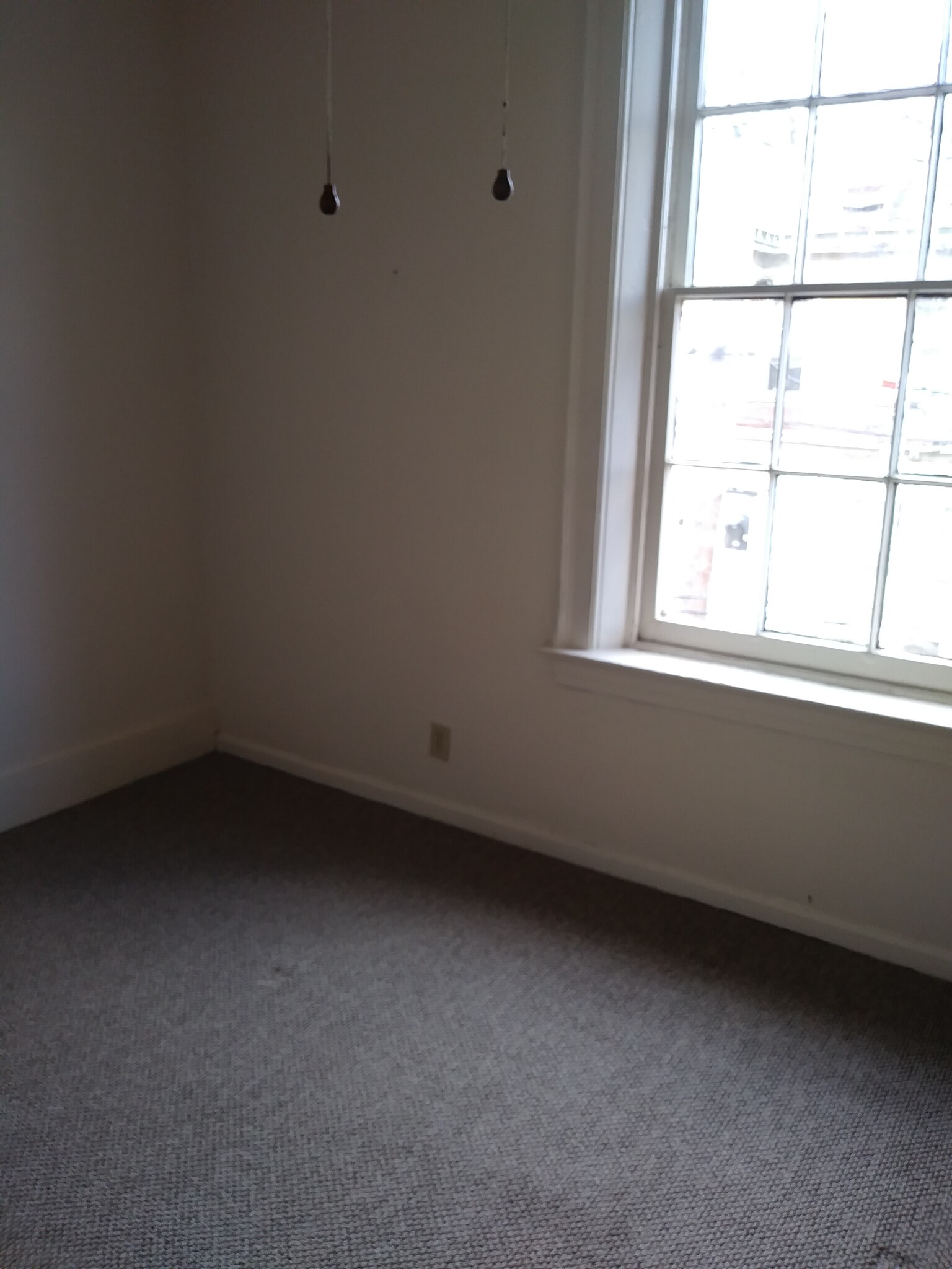 Building Photo - 2232 Ravine St