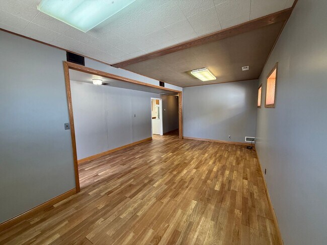 Building Photo - 900 N St