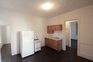 Building Photo - 315 Franklin Ave