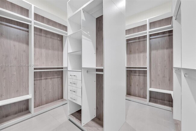 Building Photo - 3055 Carter St