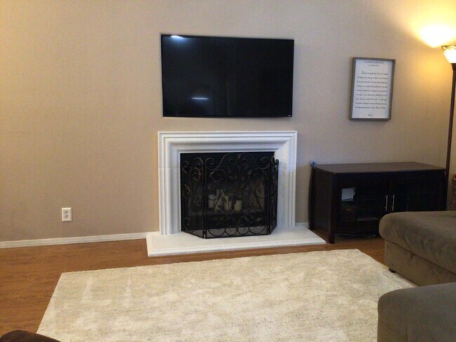 Building Photo - 1555 Morgan Dr