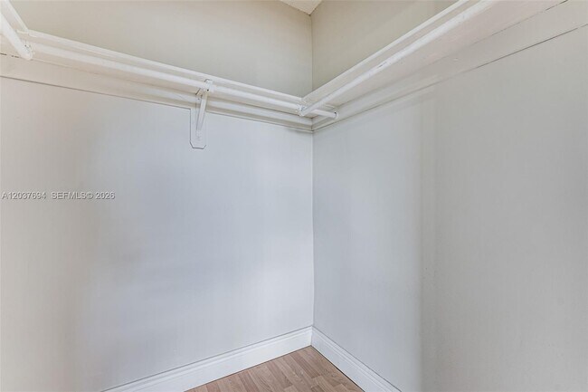 Building Photo - 1100 W 35th St
