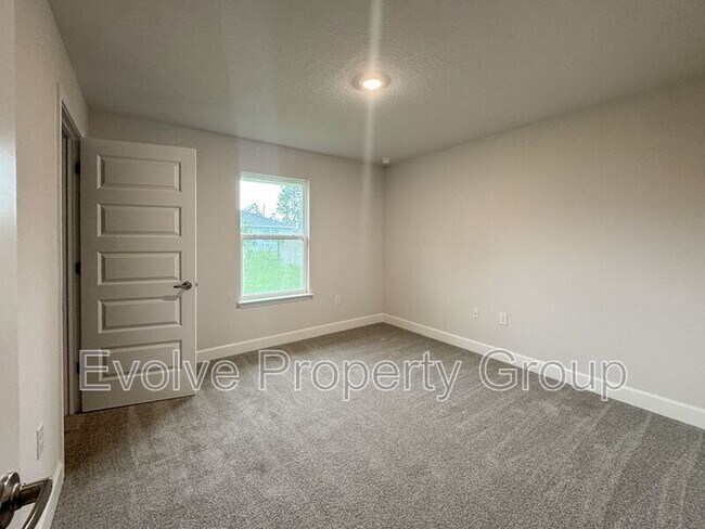 Building Photo - 31 Westridge Ln