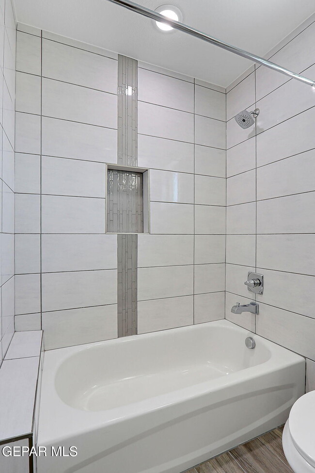 Building Photo - 12816 Linstead Ave