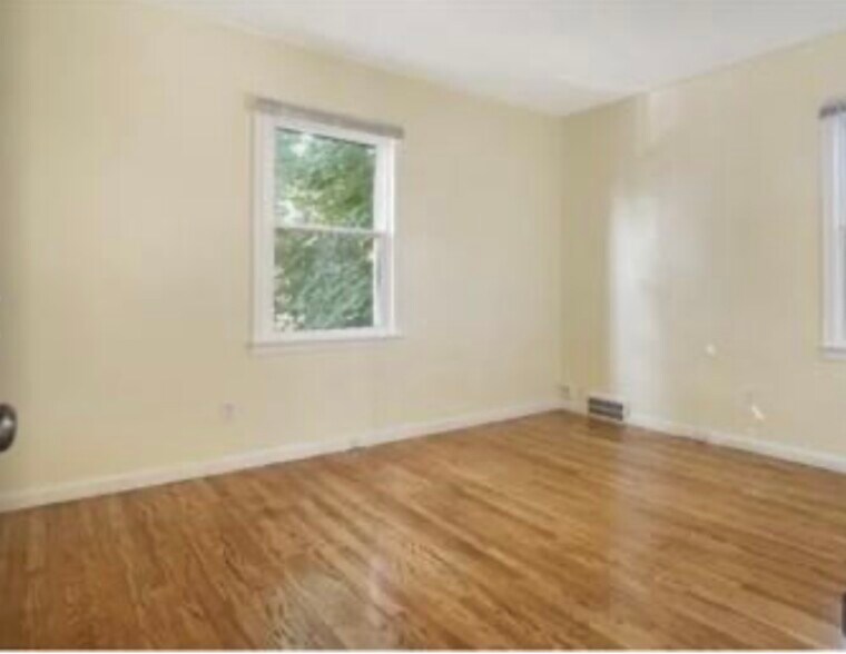 Building Photo - 406 Wilder Pl