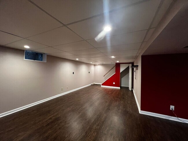 Building Photo - 75 Plymouth Cir